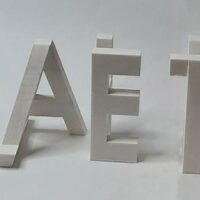 Instalación de impresión 3D de letras grandes | 3D printing installation of large letters | 3д печать инсталляции из больших букв