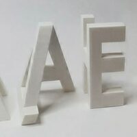 Instalación de impresión 3D de letras grandes | 3D printing installation of large letters | 3д печать инсталляции из больших букв