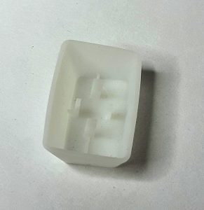 Impresión en 3D de botones de teclado. Vista inferior | 3D printing of keyboard buttons. Bottom view