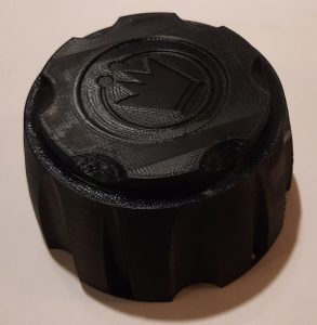 Impresión en 3D del cubo. Pieza impresa | 3D printing of the cube. Printed part